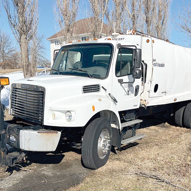 2008 FREIGHTLINER M2 106