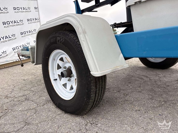 2018-solartech-silent-messenger-towable-solar-message-board-image-6