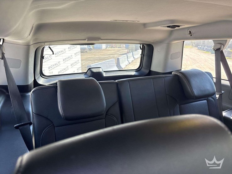 2018-chevrolet-suburban-image-23