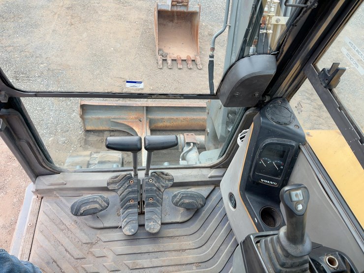 2014-volvo-ecr58d-image-30