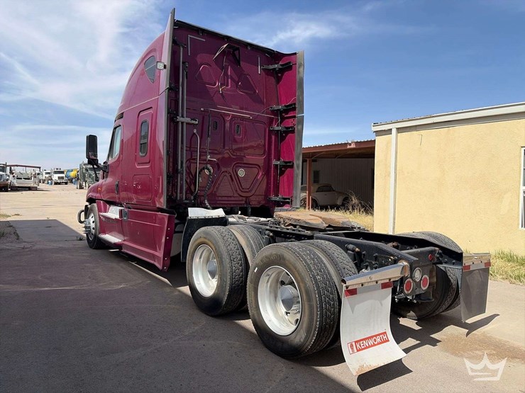 2018-freightliner-cascadia-125-image-3