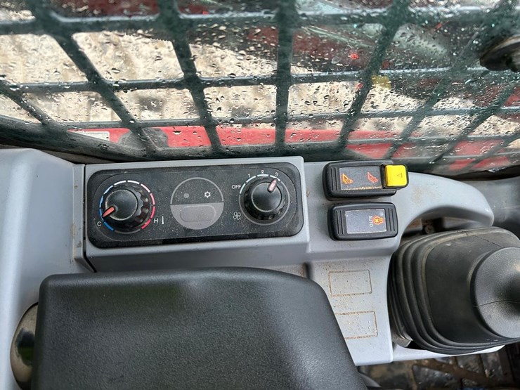 kubota-svl75-3-image-26