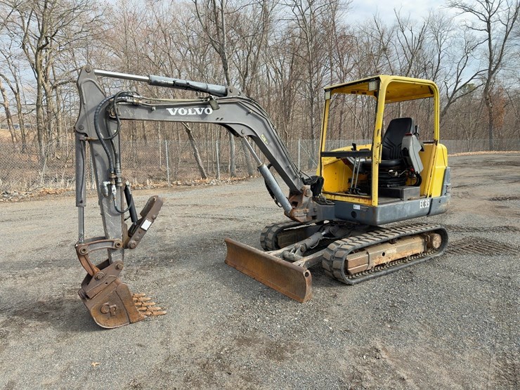 2004-volvo-ec35-image-1