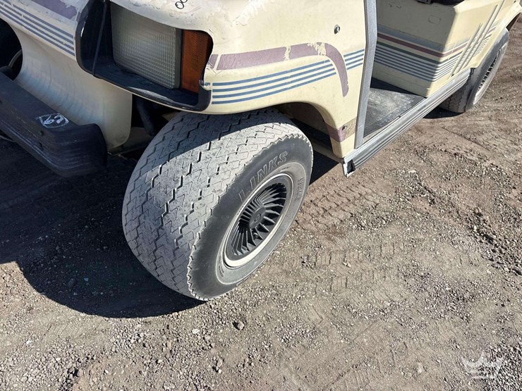 2002-ezgo-electric-cart-image-12