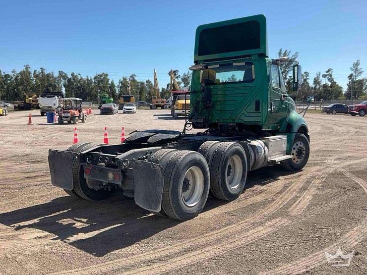 2015-international-prostar-image-4