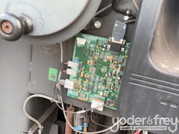 2017-toyota-6bpu15-image-11