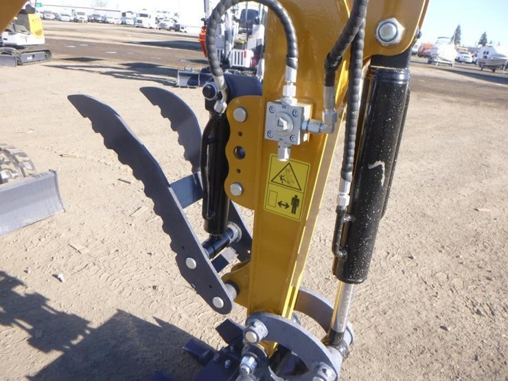 me20-hydraulic-excavator-image-12