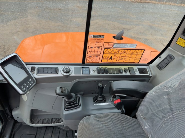 2023-doosan-dx62r-3-image-29