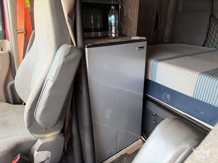 2018-freightliner-cascadia-125-image-18