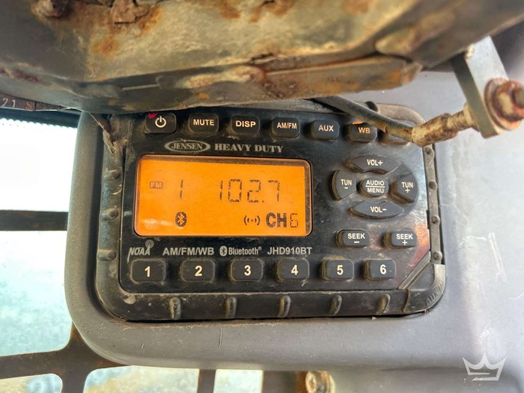 2016-kubota-ssv75-image-15