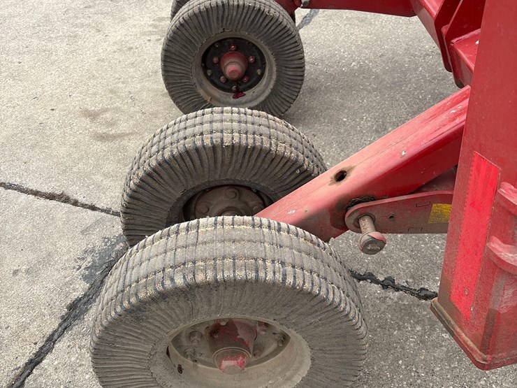 2023-buhler-y1531-15ft-batwing-mower-image-24