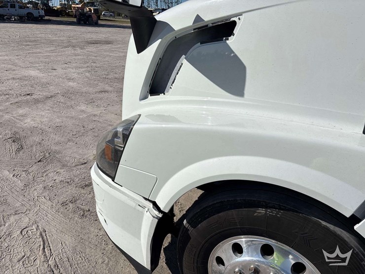 2016-volvo-vnl-t/a-sleeper-cab-truck-tractor-image-54