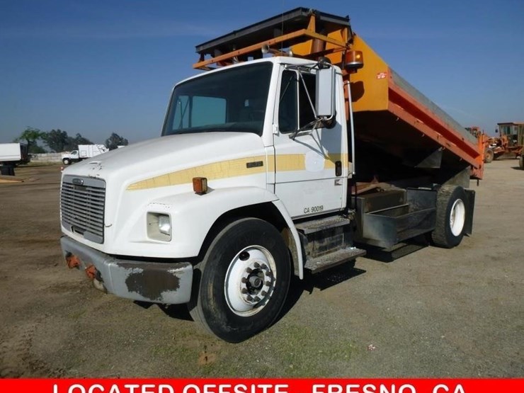 2001-freightliner-fl70-image-1