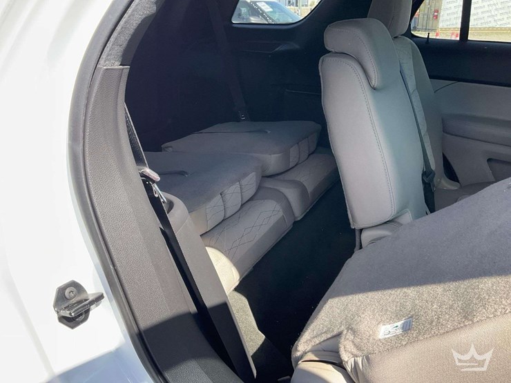 2013-ford-explorer-image-27