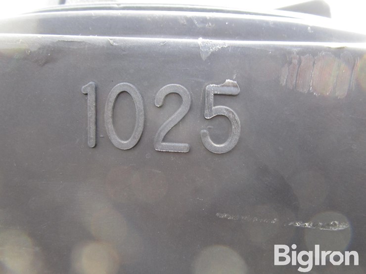 1025-gallon-water-tank-on-trailer-image-12