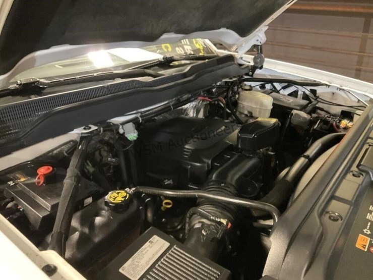 2018-chevrolet-silverado-3500hd-image-13