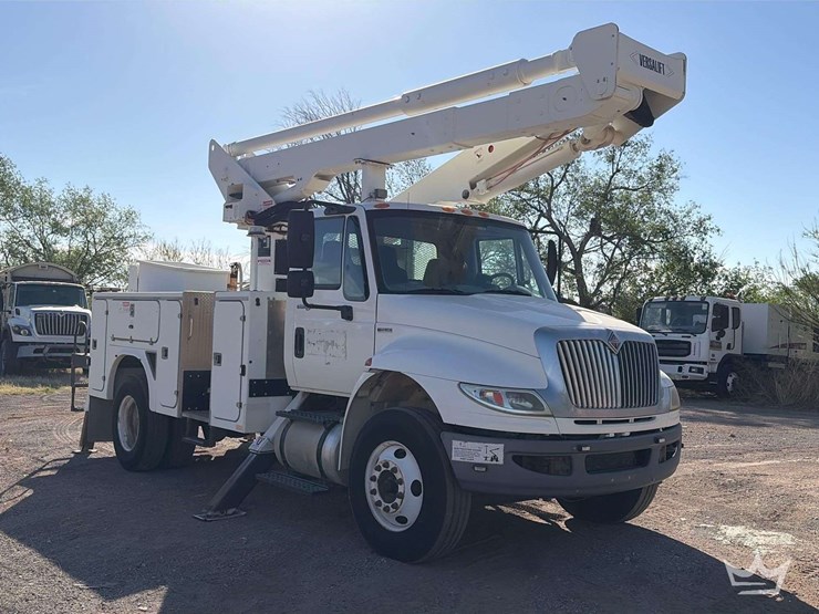 2011-international-durastar-4300-image-2