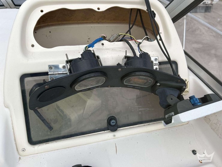 2005-20-ft.-grady-white-boat-with-25-ft.-float-on-t/a-boat-trailer-image-16