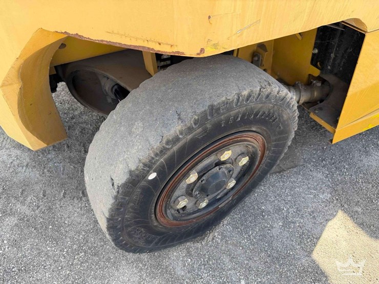 2017-caterpillar-dp70n1-image-21