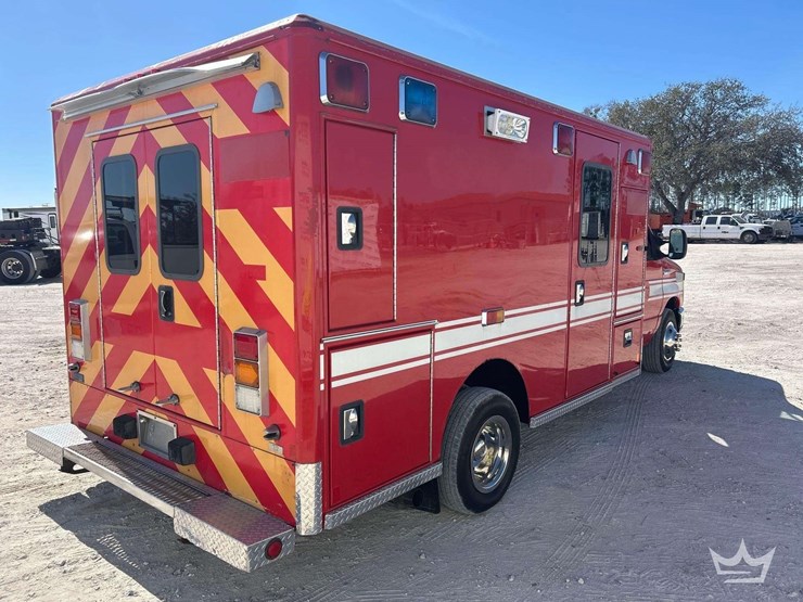 2008-ford-e450-image-3