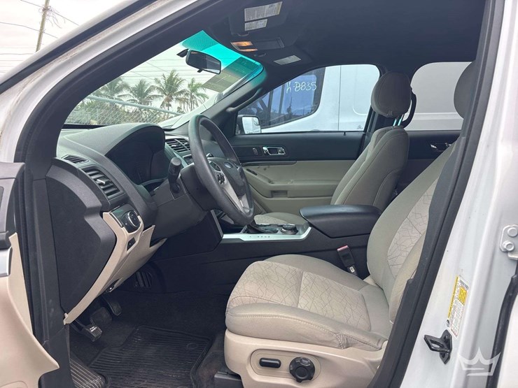 2013-ford-explorer-image-12