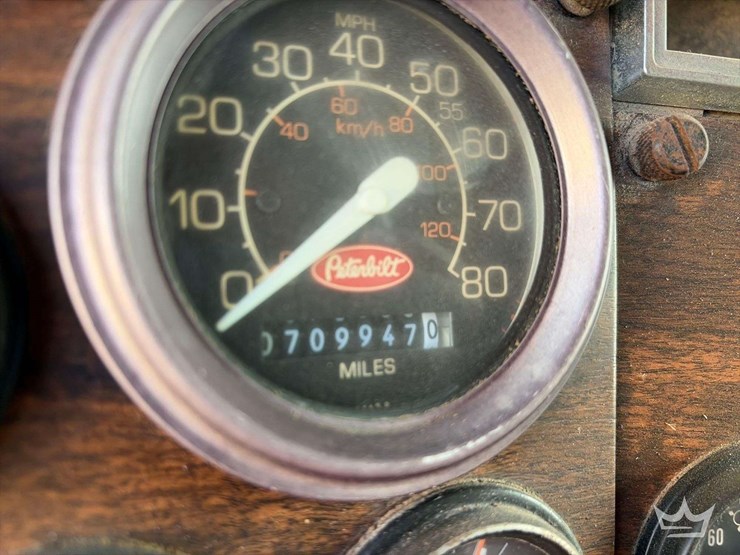 1994-peterbilt-377-image-7