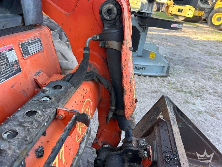 2016-kubota-ssv75-image-22