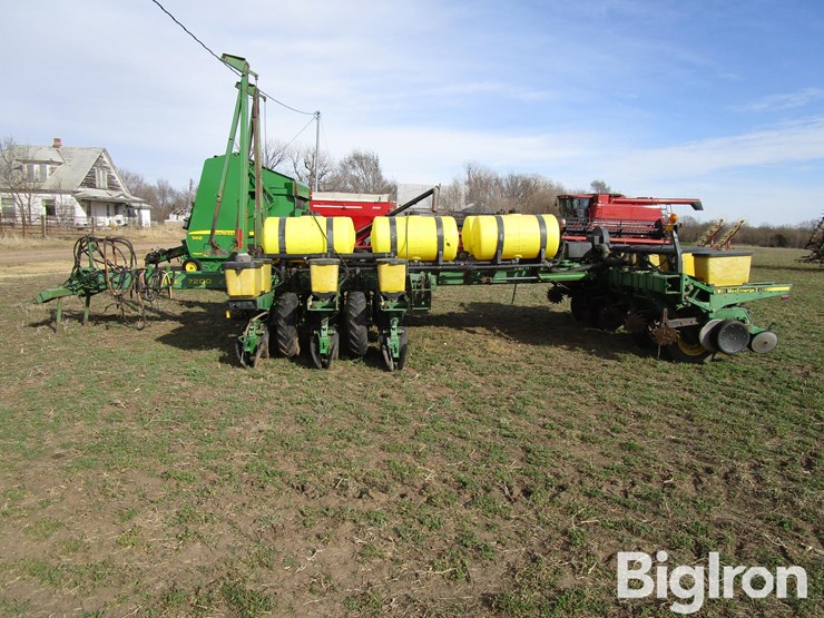 john-deere-7200-image-8