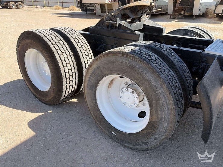 2007-international-9400i-t/a-sleeper-cab-truck-tractor-image-28