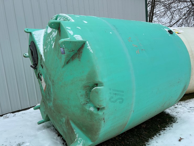 2500-gallon-poly-tank-image-4