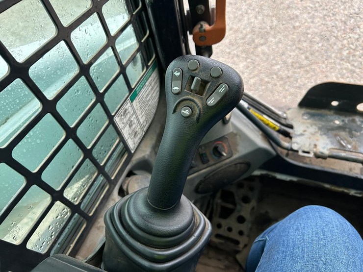 2016-bobcat-t870-image-25