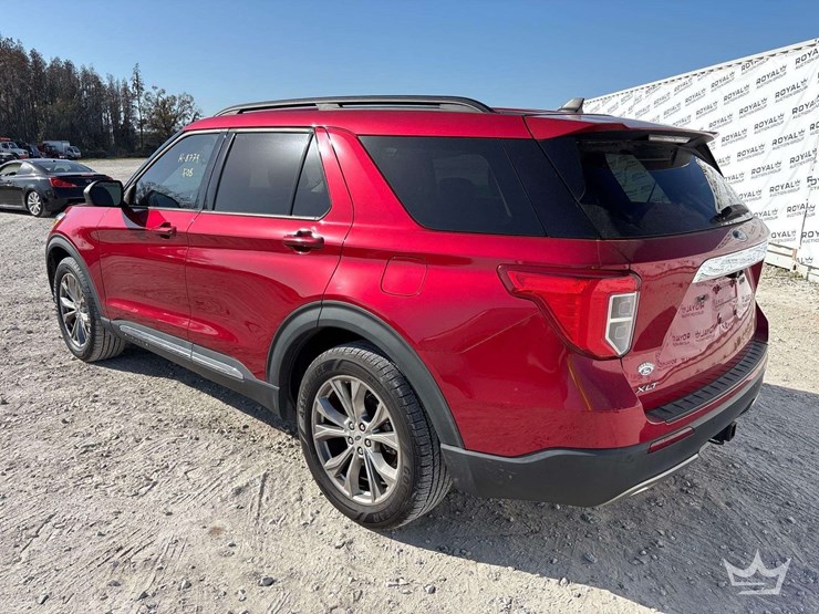 2021-ford-explorer-image-4