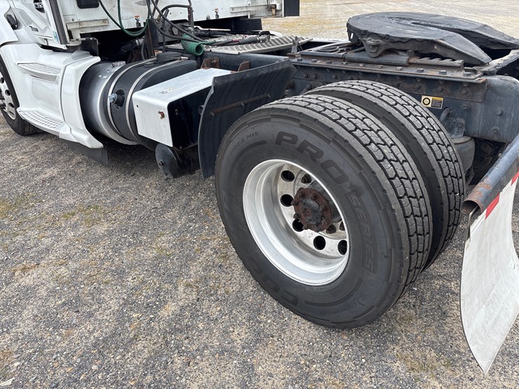 2020-kenworth-t680-image-6