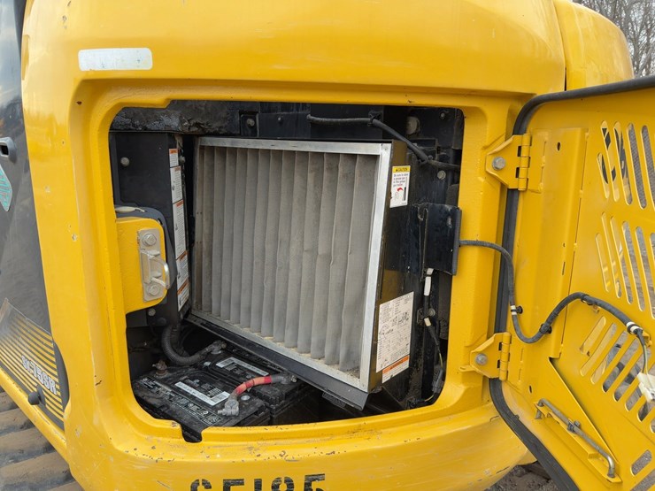 2017-kobelco-sk75sr-3e-image-24