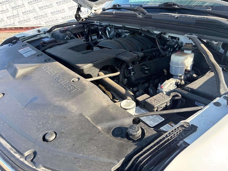 2017-chevrolet-tahoe-image-26