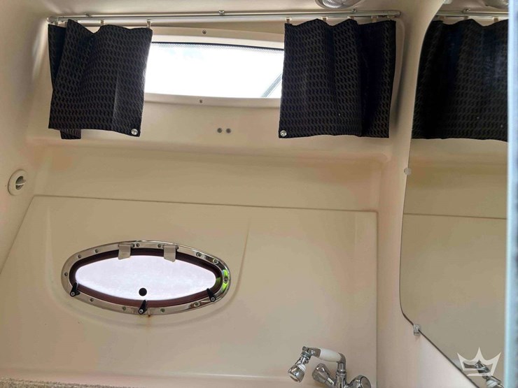 2007-30ft.-regal-30-express-cruiser-boat-with-2010-vantage-t/a-33-ft.-trailer-image-22