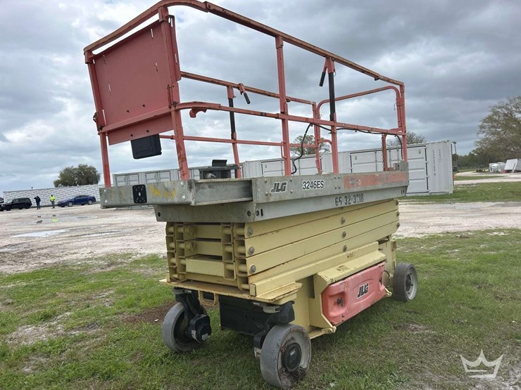 2008-jlg-3246es-image-3