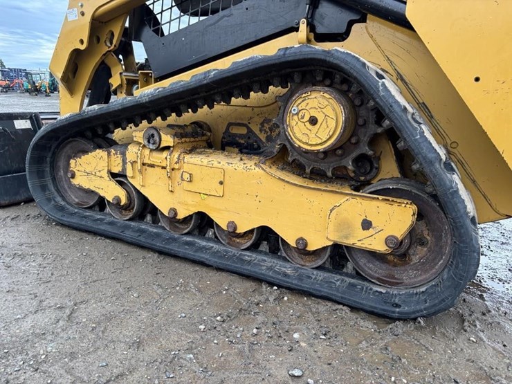 2021-caterpillar-259d3-image-16