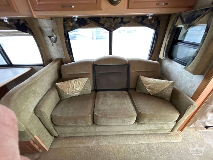 2005-freightliner-tropi-cal-t396-39ft.-class-a-motorhome-image-26