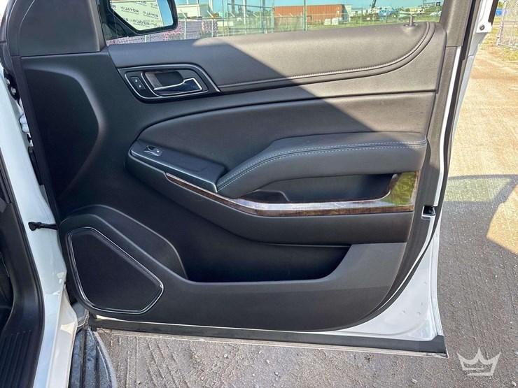 2020-chevrolet-tahoe-image-25