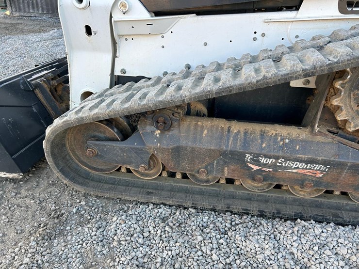 2022-bobcat-t870-image-18