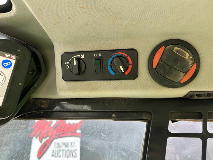 2020-bobcat-t66-image-25