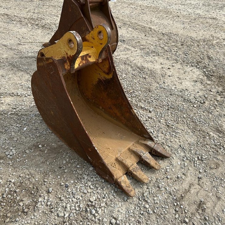 John Deere 18" Excavator Bucket