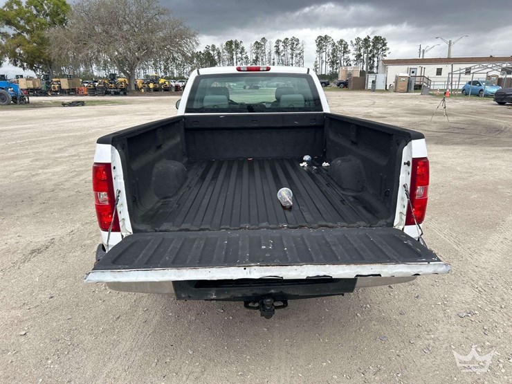 2011-chevrolet-silverado-1500-image-19