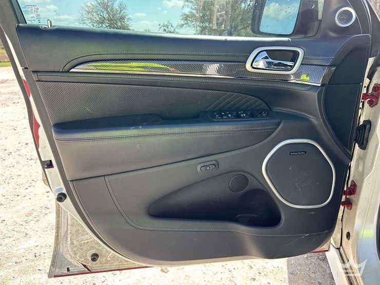 2018-jeep-grand-cherokee-image-12