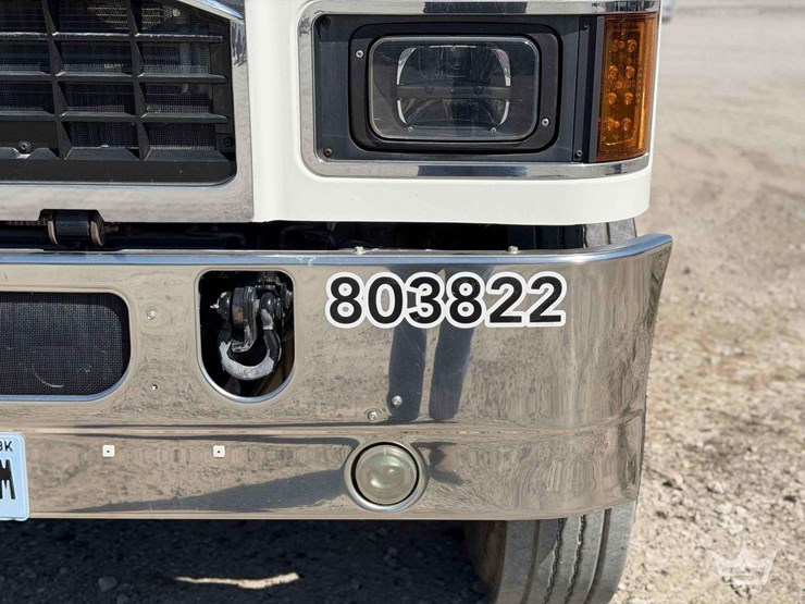 mack-t/a-day-cab-truck-tractor-image-3