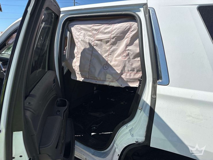 2019-chevrolet-tahoe-image-17