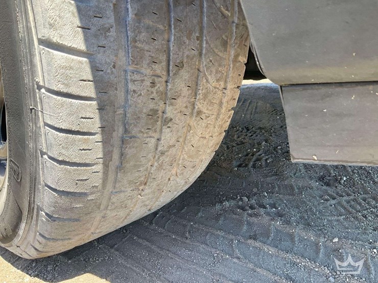 2015-ford-explorer-image-34