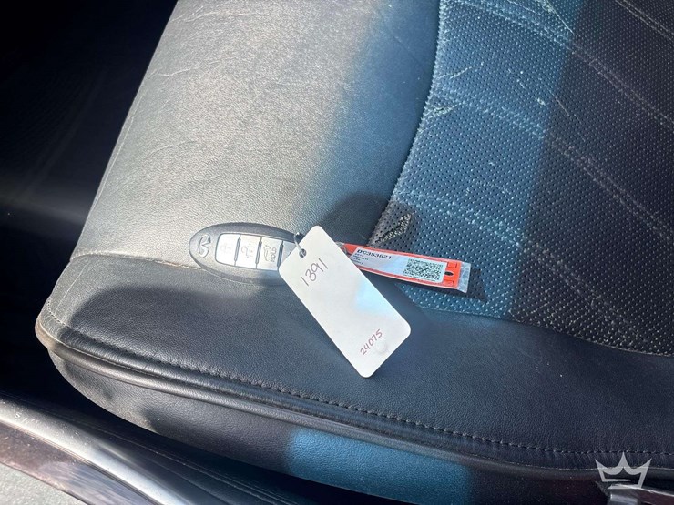 2013-infiniti-jx35-awd-suv-image-21