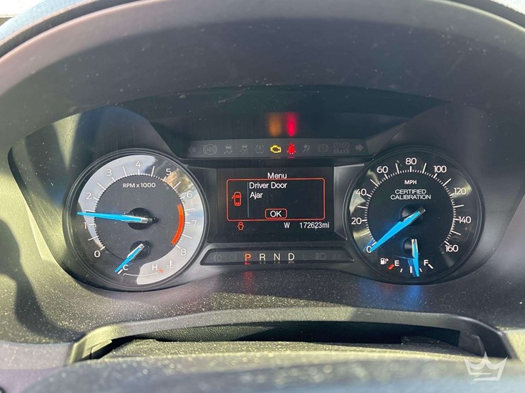 2018-ford-explorer-image-12